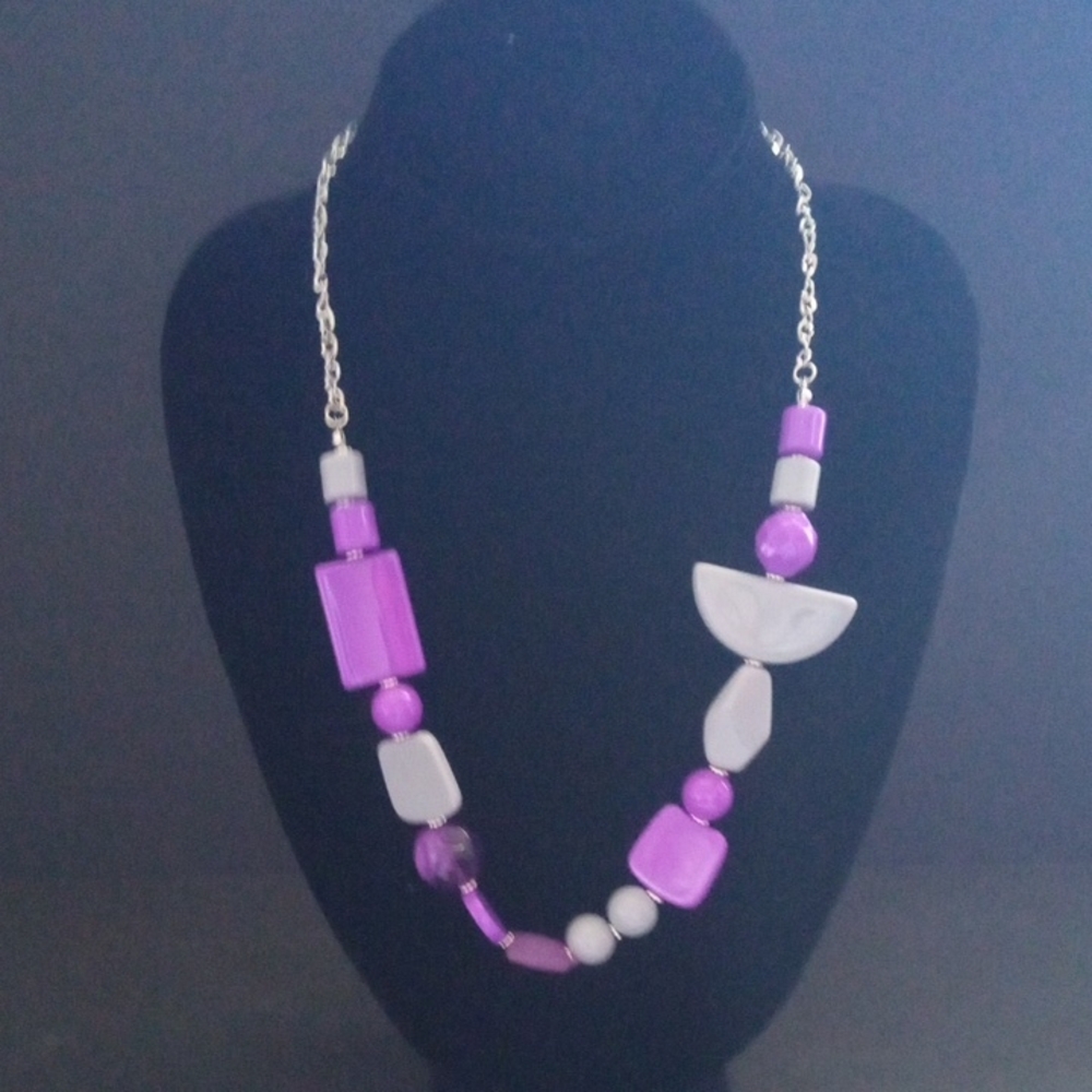 Paparazzi Purple and White Geometric Necklace